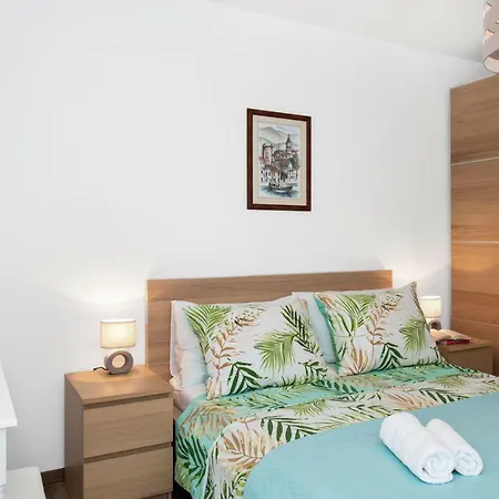 Apartman Comfortable 3-bedroom With Balcony And Fast Wi-fi - 10 Minutes From Old Town