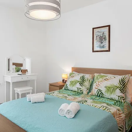 Comfortable 3-bedroom With Balcony And Fast Wi-fi - 10 Minutes From Old Town Σπλιτ